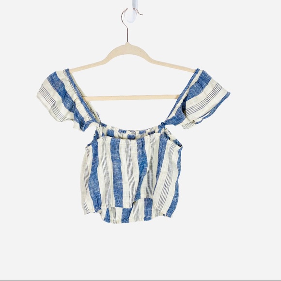 Alice + Olivia Celestia Flutter Sleeve Crop Top - Picture 5 of 10